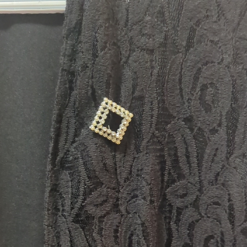 Square Rhinestone And Pearl Brooch Pin - Picture 8 of 8